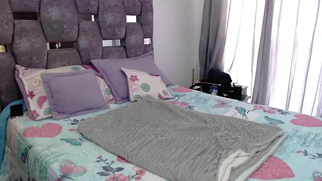 sara hott 1 online show from 11.24.25