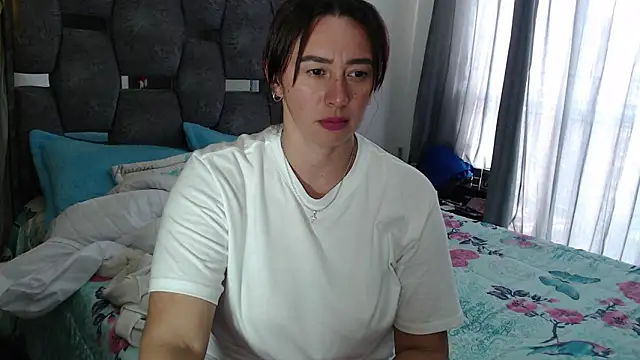 sara hott 1 online show from 02.26.26