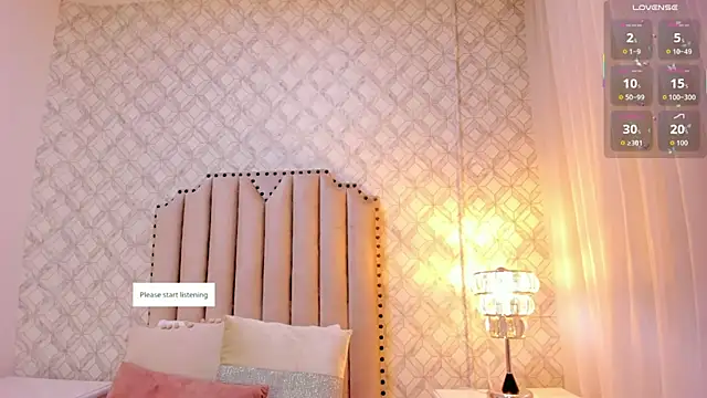 Pia Johnson  online show from 01.12.26