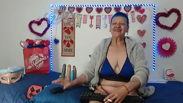 Snapshot of loquitaqueen011 chatting on 02.10.25 loquitaqueen011 online show from 02.10.25