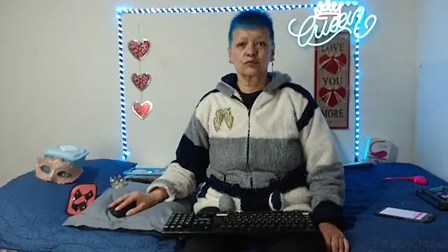 Snapshot of loquitaqueen011 chatting on 09.17.25 loquitaqueen011 online show from 09.17.25