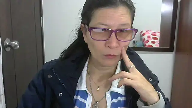 Snapshot of latin49 chatting on 02.27.25 latin49 online show from 02.27.25