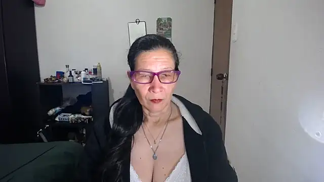 Snapshot of latin49 chatting on 02.11.26 latin49 online show from 02.11.26