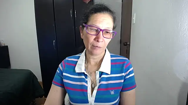 Snapshot of latin49 chatting on 02.28.26 latin49 online show from 02.28.26