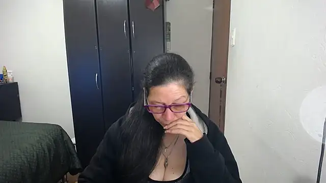 Snapshot of latin49 chatting on 03.13.26 latin49 online show from 03.13.26