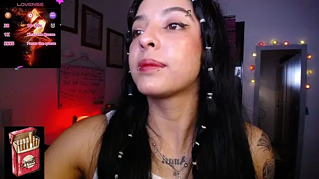 Snapshot of Misslana_wn1 chatting on 12.21.25 Misslana wn1 online show from 12.21.25