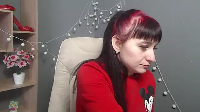 NinaFlawlees online show from 02.11.26