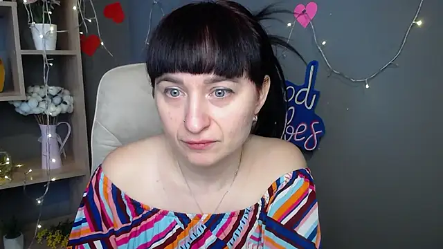 NinaFlawlees online show from 07.25.26