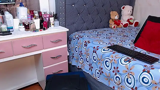 CanndyBrunett online show from 10.10.25