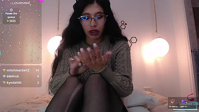 Snapshot of adriscute chatting on 01.29.25 adriscute online show from 01.29.25