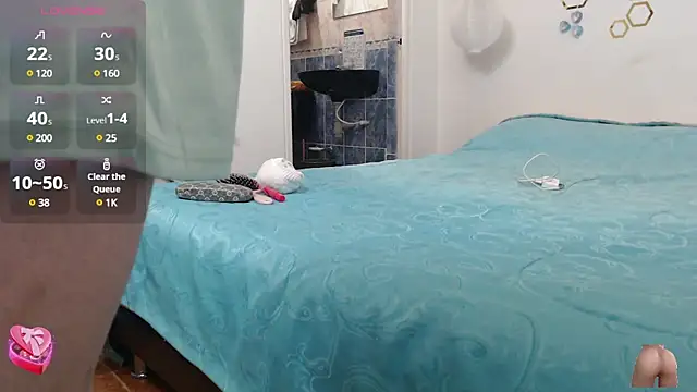 Snapshot of adriscute chatting on 03.13.25 adriscute online show from 03.13.25