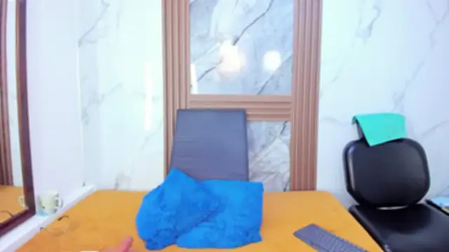 HannyMansonh online show from 11.16.25