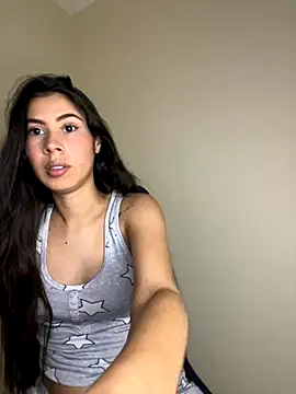 Snapshot of alia_bashar chatting on 10.06.25 alia bashar online show from 10.06.25