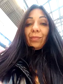 Snapshot of LeticiaWoods chatting on 12.03.24 LeticiaWoods online show from 12.03.24