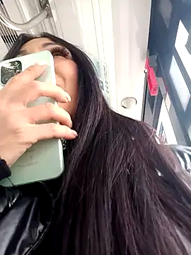 Snapshot of LeticiaWoods chatting on 12.20.24 LeticiaWoods online show from 12.20.24