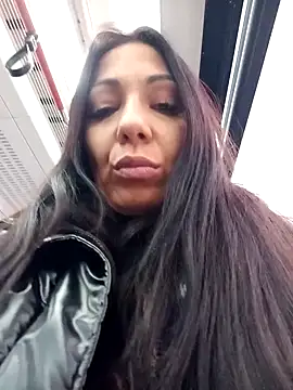 Snapshot of LeticiaWoods chatting on 12.24.24 LeticiaWoods online show from 12.24.24