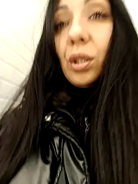 Snapshot of LeticiaWoods chatting on 01.06.25 LeticiaWoods online show from 01.06.25