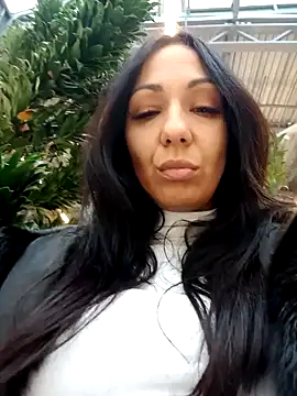 Snapshot of LeticiaWoods chatting on 01.10.25 LeticiaWoods online show from 01.10.25