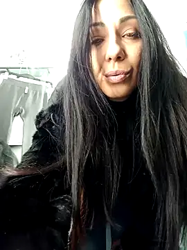 Snapshot of LeticiaWoods chatting on 02.05.25 LeticiaWoods online show from 02.05.25