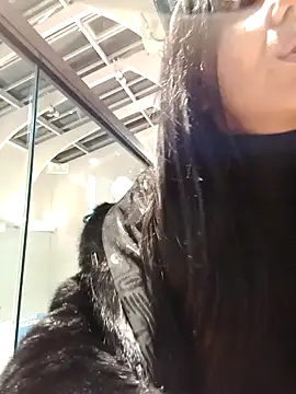 Snapshot of LeticiaWoods chatting on 02.05.25 LeticiaWoods online show from 02.05.25