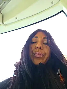 Snapshot of LeticiaWoods chatting on 09.30.25 LeticiaWoods online show from 09.30.25