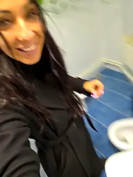 Snapshot of LeticiaWoods chatting on 10.09.25 LeticiaWoods online show from 10.09.25