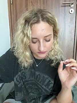 MileySummer online show from 09.17.25