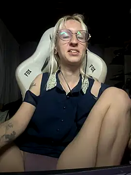 bunnydark00 online show from 11.22.25