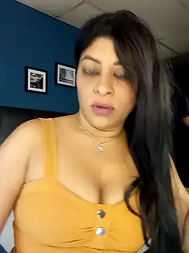 Lashmy111 online show from 02.04.25