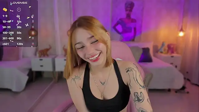 Snapshot of LITTLE-VIVI chatting on 01.24.25 LITTLE-VIVI online show from 01.24.25