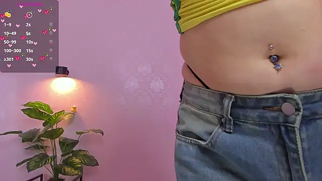 Snapshot of LITTLE-VIVI chatting on 03.03.26 LITTLE-VIVI online show from 03.03.26