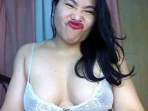 SexiestAries online show from 12.05.25