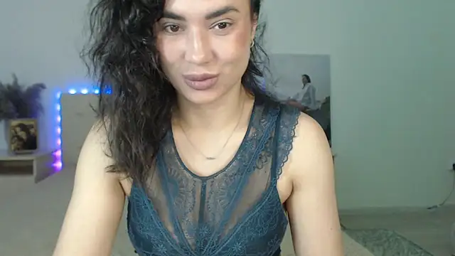 Snapshot of RoxannePure chatting on 05.28.26 RoxannePure online show from 05.28.26