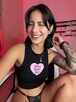 Snapshot of Ale_Lewis chatting on 01.06.25 Ale Lewis online show from 01.06.25