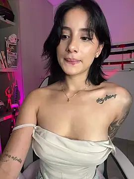 Snapshot of Ale_Lewis chatting on 01.24.25 Ale Lewis online show from 01.24.25