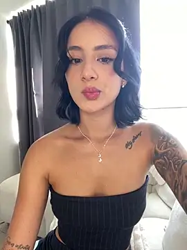 Snapshot of Ale_Lewis chatting on 01.29.25 Ale Lewis online show from 01.29.25