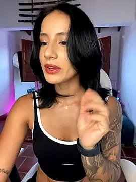 Snapshot of Ale_Lewis chatting on 09.24.25 Ale Lewis online show from 09.24.25