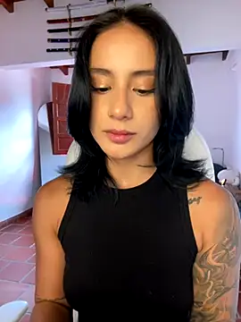 Snapshot of Ale_Lewis chatting on 10.09.25 Ale Lewis online show from 10.09.25