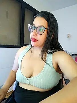 Snapshot of smile_sweetpao chatting on 02.28.25 smile sweetpao online show from 02.28.25