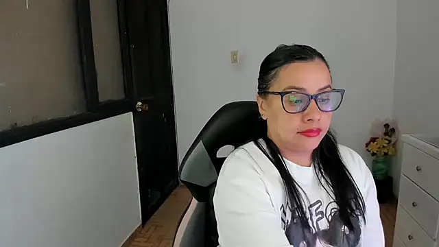 Snapshot of smile_sweetpao chatting on 11.01.25 smile sweetpao online show from 11.01.25