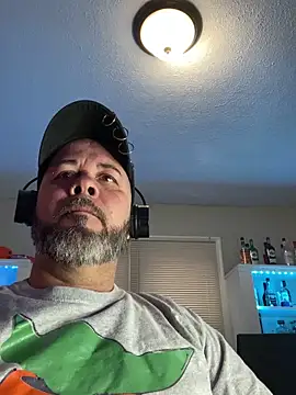 Snapshot of Cristian-Brayan chatting on 02.27.25 Cristian-Brayan online show from 02.27.25