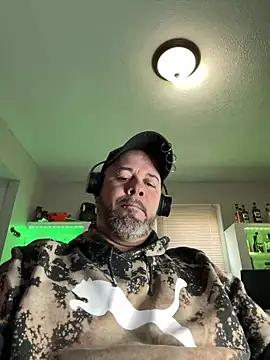 Snapshot of Cristian-Brayan chatting on 03.13.25 Cristian-Brayan online show from 03.13.25