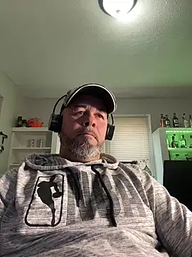 Snapshot of Cristian-Brayan chatting on 03.22.25 Cristian-Brayan online show from 03.22.25