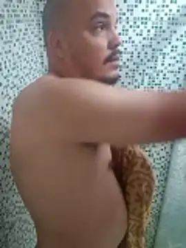 RobertoBuzios22 online show from 01.04.25