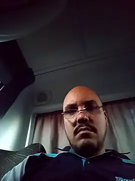 RobertoBuzios22 online show from 11.13.25