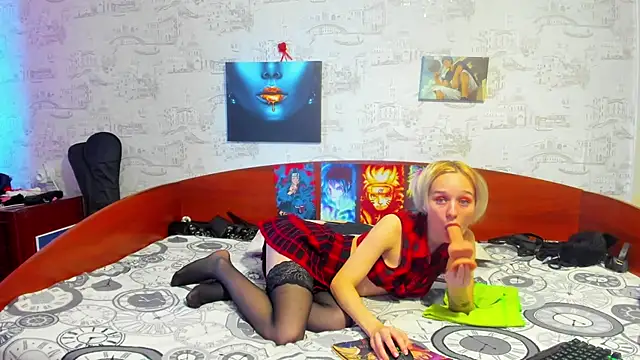 Snapshot of KagamiTayga chatting on 03.23.25 KagamiTayga online show from 03.23.25