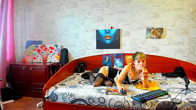 Snapshot of KagamiTayga chatting on 09.15.25 KagamiTayga online show from 09.15.25