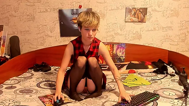 Snapshot of KagamiTayga chatting on 10.10.25 KagamiTayga online show from 10.10.25