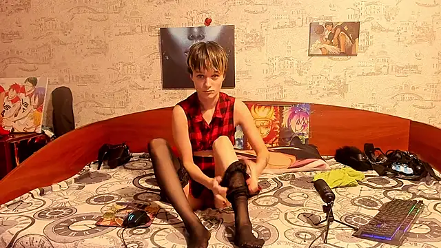 Snapshot of KagamiTayga chatting on 10.23.25 KagamiTayga online show from 10.23.25