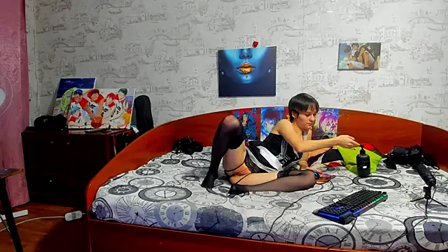 Snapshot of KagamiTayga chatting on 11.20.25 KagamiTayga online show from 11.20.25